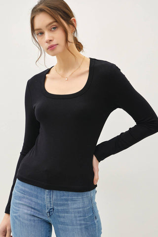 Basic Scoop Neck Long Sleeve Top in Black